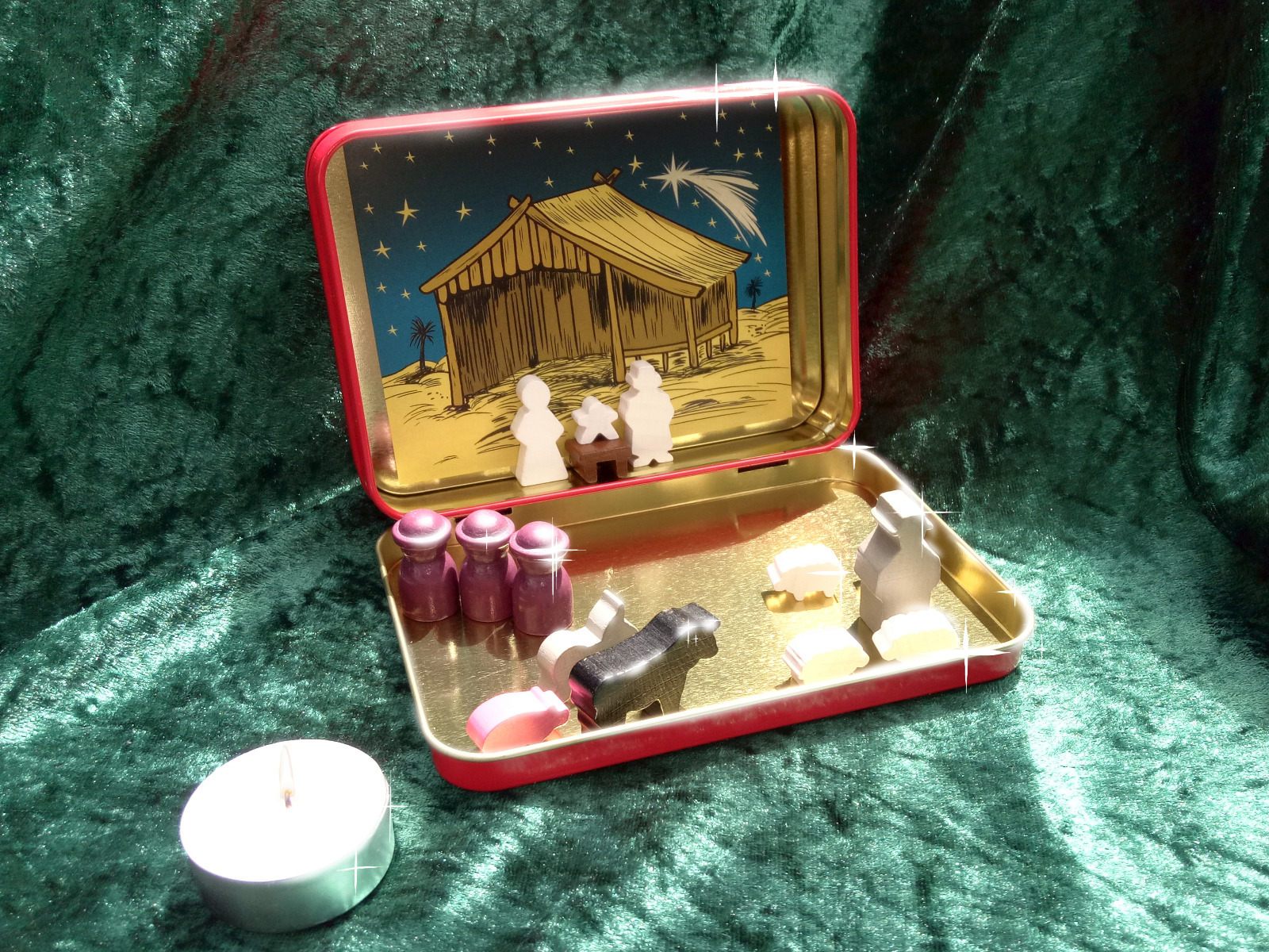 Player's crib with game components - metal box
